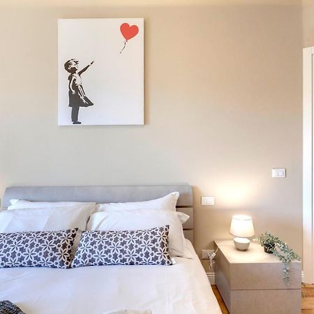 Khione Apartment By Mamo Florence Luaran gambar